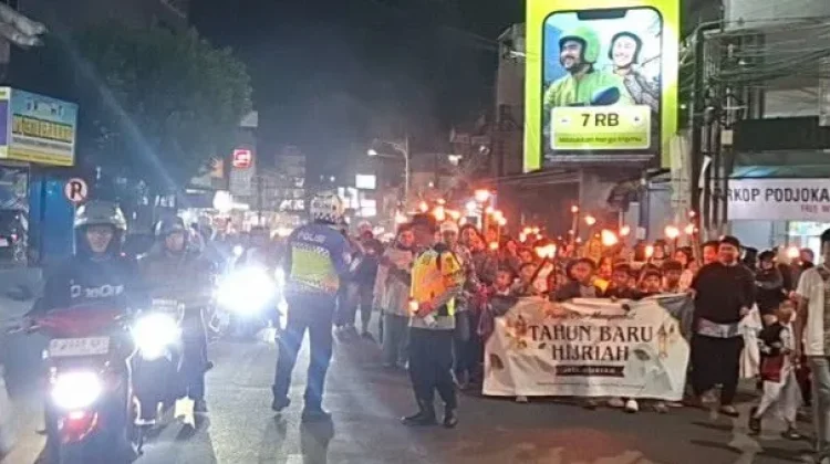 Ribuan Massa Islam  Pawai Obor, Polisi Amankan Rute