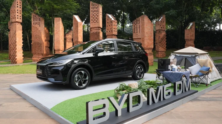 Tanamkan Teknologi DM di BYD M6, Persaingan Kendaraan Elektrifikasi Makin Ketat