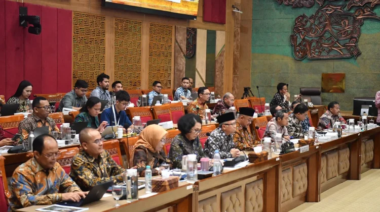 DPR Restui Tambahan Anggaran Kemendikdasmen 2027, Perkuat Guru dan Pendidikan