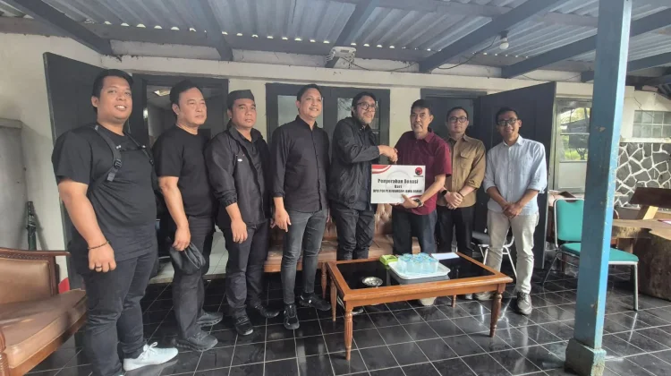 PDI Perjuangan Jabar Kembali Serahkan Bantuan ke Bandung Zoo, Total Capai 324 Juta