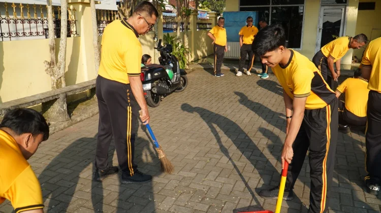 Polres Tasikmalaya Gelar Bakti Religi di Masjid Agung Mangunreja