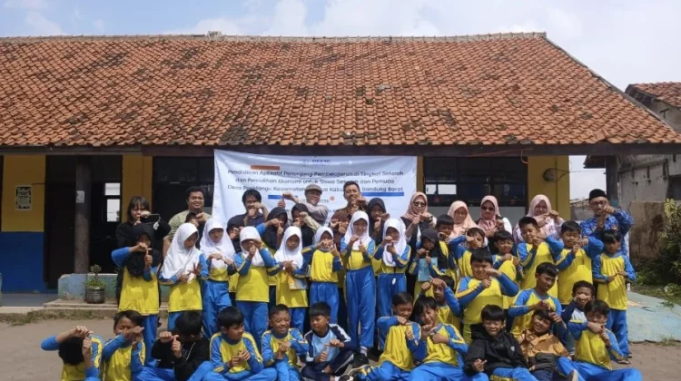 Pemulihan Pascabencana Cisarua melalui Edukasi Sains dan Psikososial