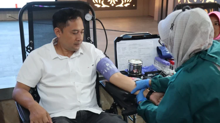 Bhakti Kesehatan,Polres Garut Galang Puluhan Labu Darah