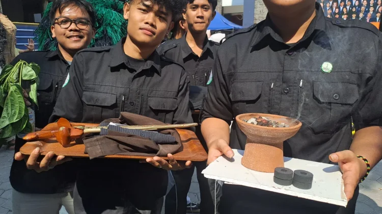 Makna Tradisi Ngukus Parukuyan dalam Kebudayaan Sunda
