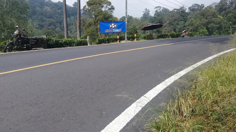 Sandi Shootmori Mengais Rezeki lewat Foto Jalanan Ciwidey