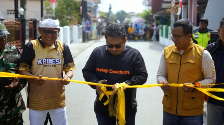 Puluhan Tahun Rusak, Jalan Poros Pamanukan Lengkong Kini Mulus
