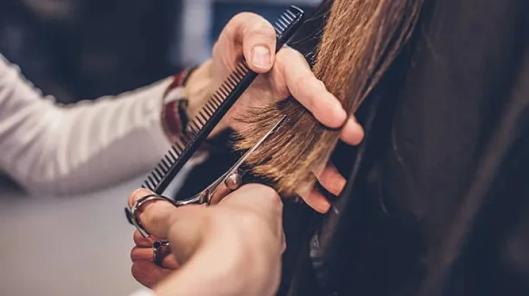 Inilah Tanda Sudah Harus Potong Rambut, Jangan Tunggu Rusak Semakin Parah