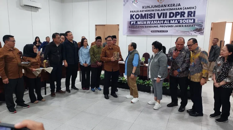 DPR Dalami Praktik Maklon AMDK, Tanggung Jawab Produsen Jadi Sorotan