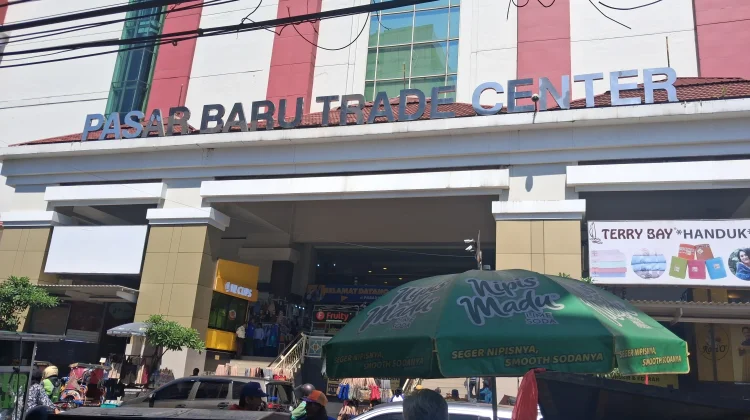 Pedagang Pasar Baru Siap Sambut Beroperasinya Bandara Husein