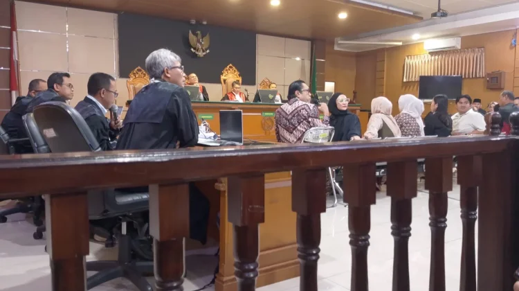 Istri H.M. Kunang Sebut Perhiasan yang Disita KPK Dibeli dari Hasil Usaha