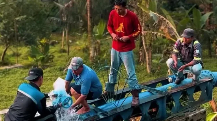 Optimalkan Pelayanan,Perumda TRS Gencarkan Perbaikan Pipa Jaringan Utama