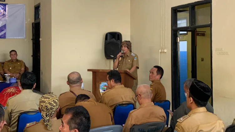 Silaturahmi Dengan Para Lurah,Diky Candra: Maaf Banyak Perubahan Program Pusat