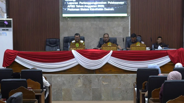 Rapat Paripurna DPRD,Wabup Subang Klarifikasi Kritikan Fraksi-Fraksi