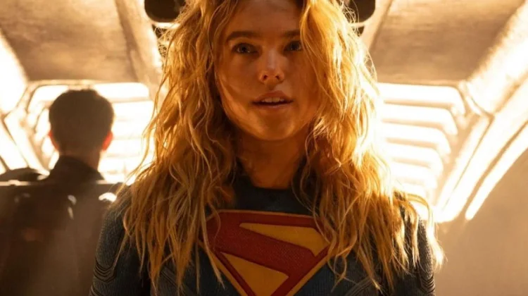 Supergirl Gagal, Hollywood Disentil