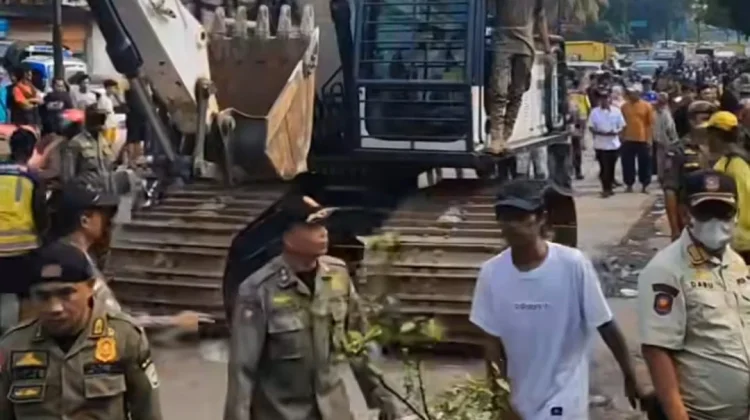 Dipatiukur Selesai, Penertiban PKL Berlanjut ke Kebon Kawung
