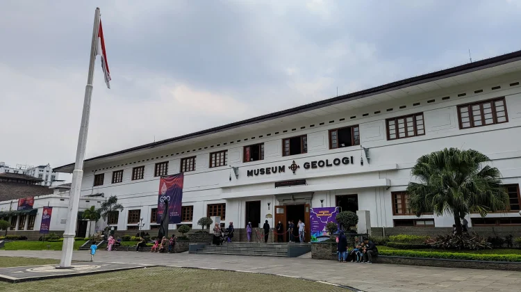 Jelajahi Sejarah: 5 Museum Wajib di Bandung