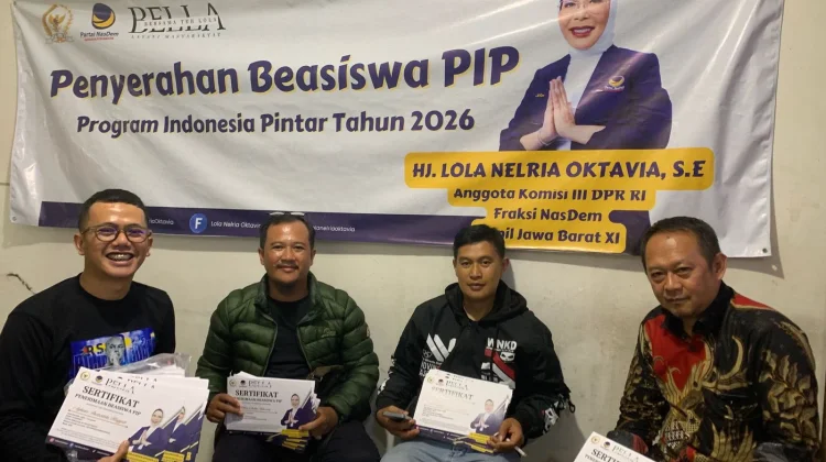 Permudah Akses Pendidikan ,Anggota DPR RI Lola Oktavia  Tebar Beasiswa PIP