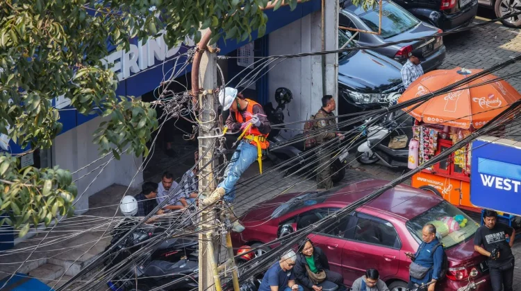 Penurunan Kabel Udara di Jalan Asia Afrika, Wujudkan Wajah Kota Lebih Rapi dan Aman