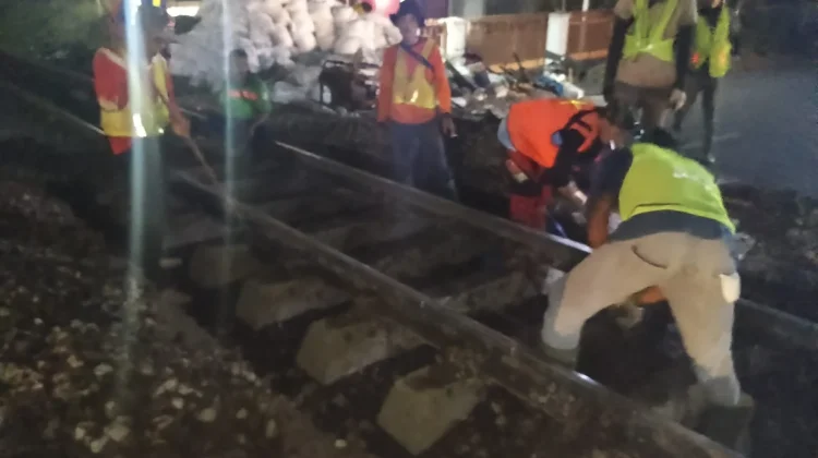 PT.KAI Bandung Perbaiki Geometri Perlintasan Sebidang 47 Titik