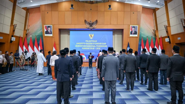 Mendikdasmen Kukuhkan Anggota BSANP, Dorong Penguatan Standar dan Akreditasi