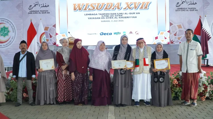 Prestasi Istimewa, Wisudawati As-SyifaKhatam 30 Juz Satu Kali Duduk