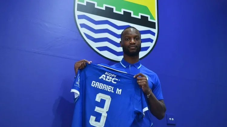 Gabriel Mutombo Siap Berjuang bersama Persib dengan Nomor 3