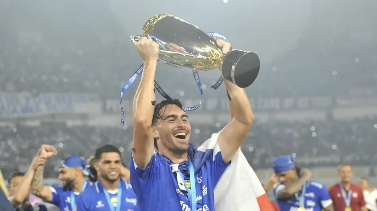 Tawaran Tinggi Bikin Persib Lepas Penyerang Asal Prancis Andrew Jung