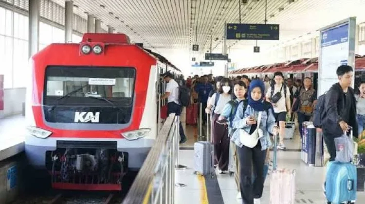 KAI Bandara Layani Jutaan Penumpang, Mobilitas Terus Terjaga