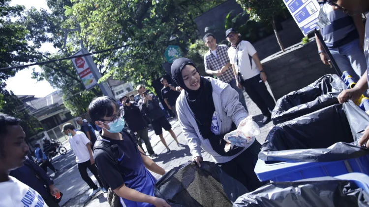 Positive Movement Persib Tebarkan Semangat Jaga Lingkungan