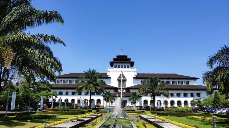 Perda Penamaan Bahasa Sunda Dapat Sorotan Dari Budayawan: Jangan Asal Beri Nama