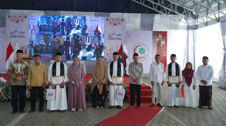 As-Syifa Peduli Beri Apresiasi Wisudawan Tahfidz LTIQ As-Syifa Ke-18 di Subang