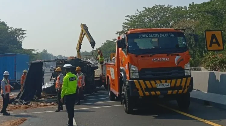 Tabrakan antara Truk di KM 94 Tol Cipali, 1 Korban Ditangani, Lalin Kembali Normal