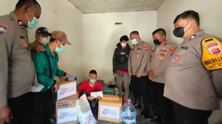 Polresta Bandung Salurkan Bantuan Sosial bagi Warga Penderita TBC di Majalaya