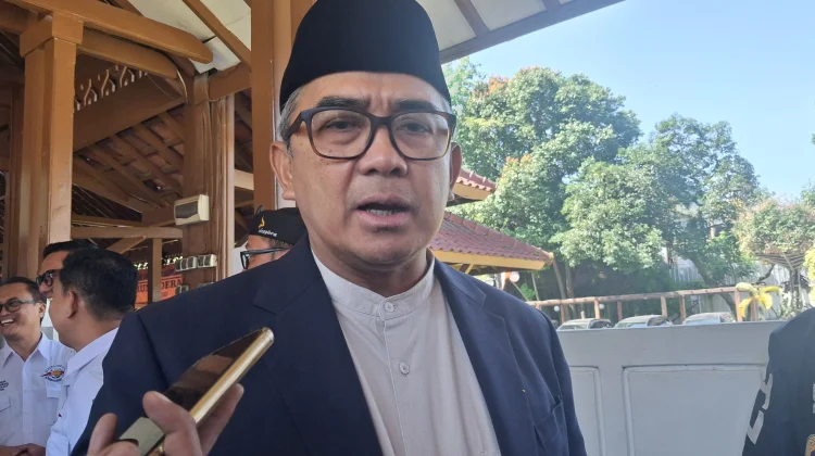 Pemkot Bandung Rapikan Kawasan Simpang Lima jelang Festival Asia Afrika