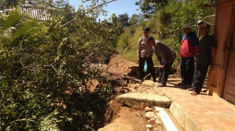 Longsor di Banjarwangi Garut Satu Rumah Terdampak