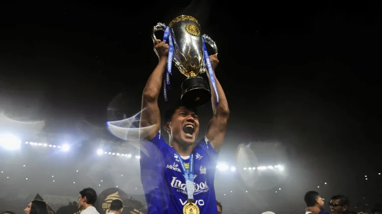Babak Baru Jupe, Kini Perkuat Persib dari Bangku Pelatih