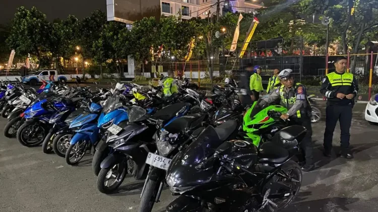 Razia Malam Akhir Pekan,Polrestabes Bandung Tilang 178 Motor Berknalpot Brong