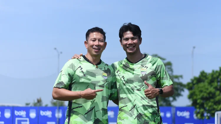 Jupe: Beda Baju, Semangat untuk Persib Tetap Sama