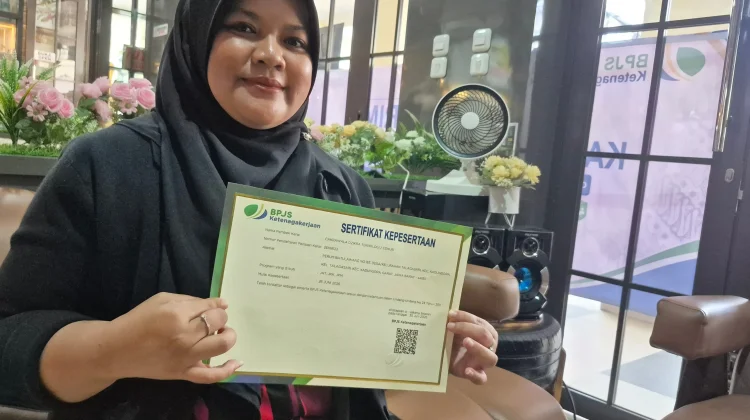 Peran Ganda Sosok Ibu Muda Kristalia Tanamkan Nilai Integritas dan Kepedulian