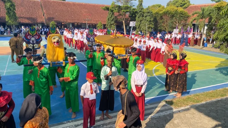 MPLS SMPN 1 Serangpanjang Bentuk Karakter,dan Adaptasi Peserta Didik Baru