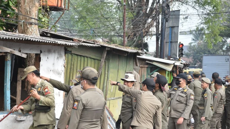 Bangunan Liar di Perempatan Barak Sumedang Dibongkar, Penataan Kota Dimulai