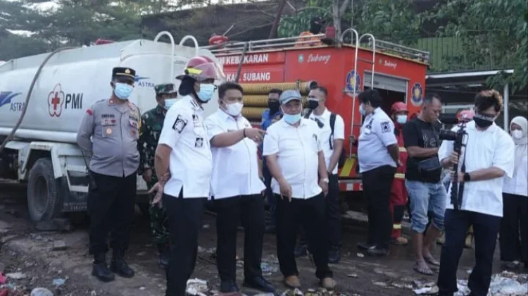 Gas Metana Picu Kebakaran Sampah,40 Tanki Dikerahkan
