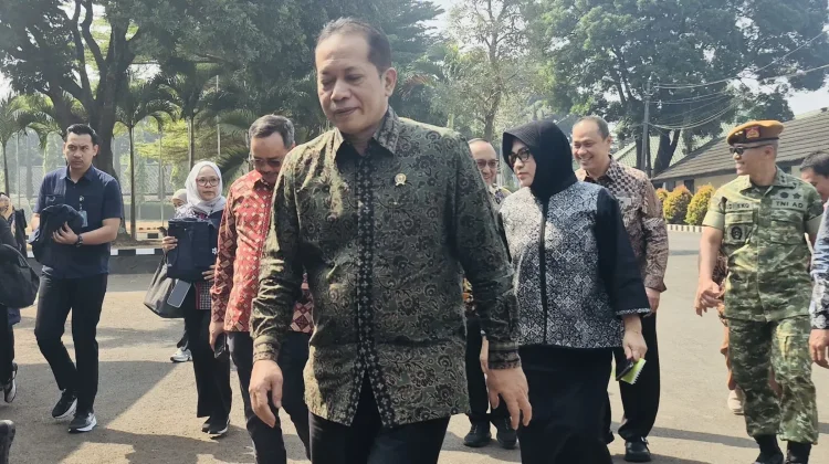 Menteri Koperasi Tinjau Pelatihan Ribuan Calon Manajer Kopdes di Cimahi