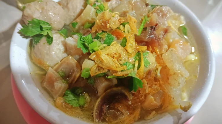 Mie Kocok, Kuliner Legendaris Kebanggaan Bandung
