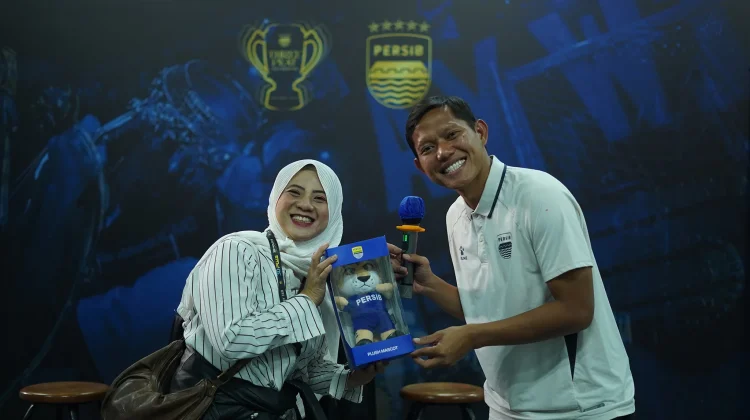Bobotoh dan Adam Alis Makin Dekat saat Meet and Greet di Grey Art Gallery