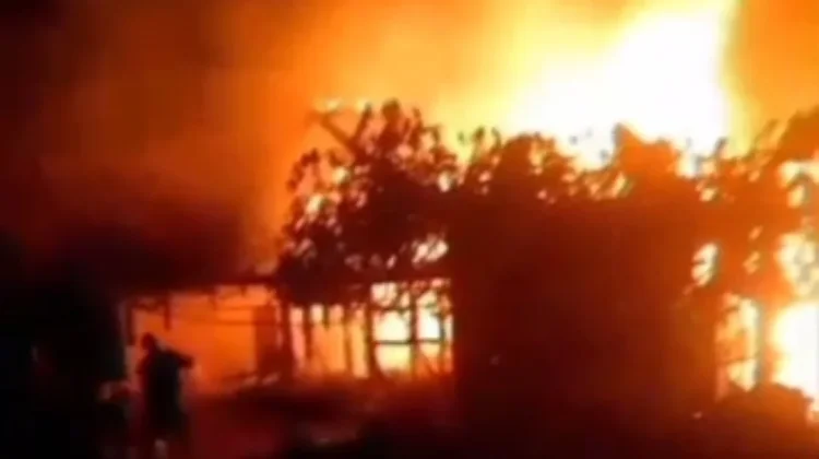 Rumah Warga di Kampung Tonjong Kecamatan Salawu Tasikmalaya Terbakar