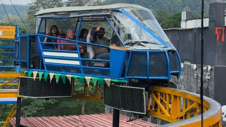 Monorel Jadi Favorit Baru Wisatawan yang Berkunjung ke D'Castello Ciater Subang
