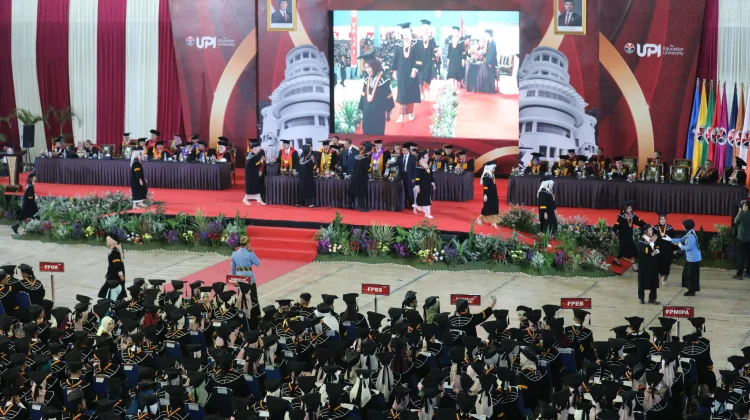 UPI Wisuda Gelombang III, Tekankan Integritas dan Jiwa Solutif