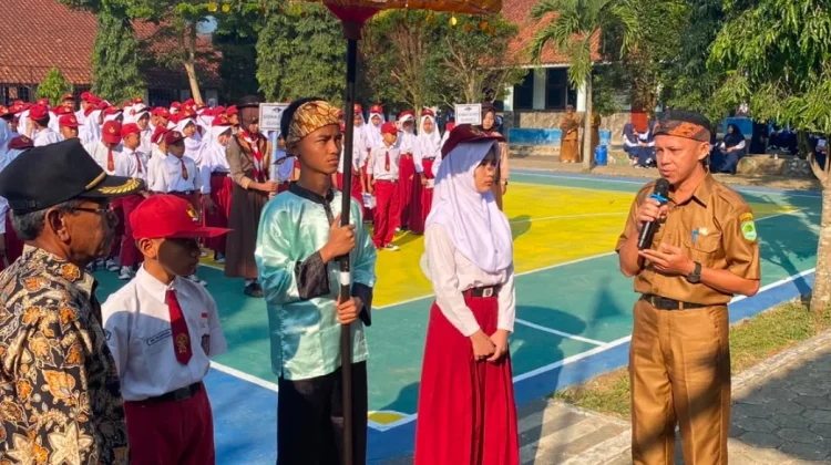 SMPN Serangpanjang Libatkan Orang Tua dalam MPLS, Tekankan Kolaborasi Pendidikan