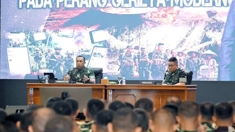 Dankodiklatad Bekali Pasis Seskoad Hadapi Tantangan Perang Modern